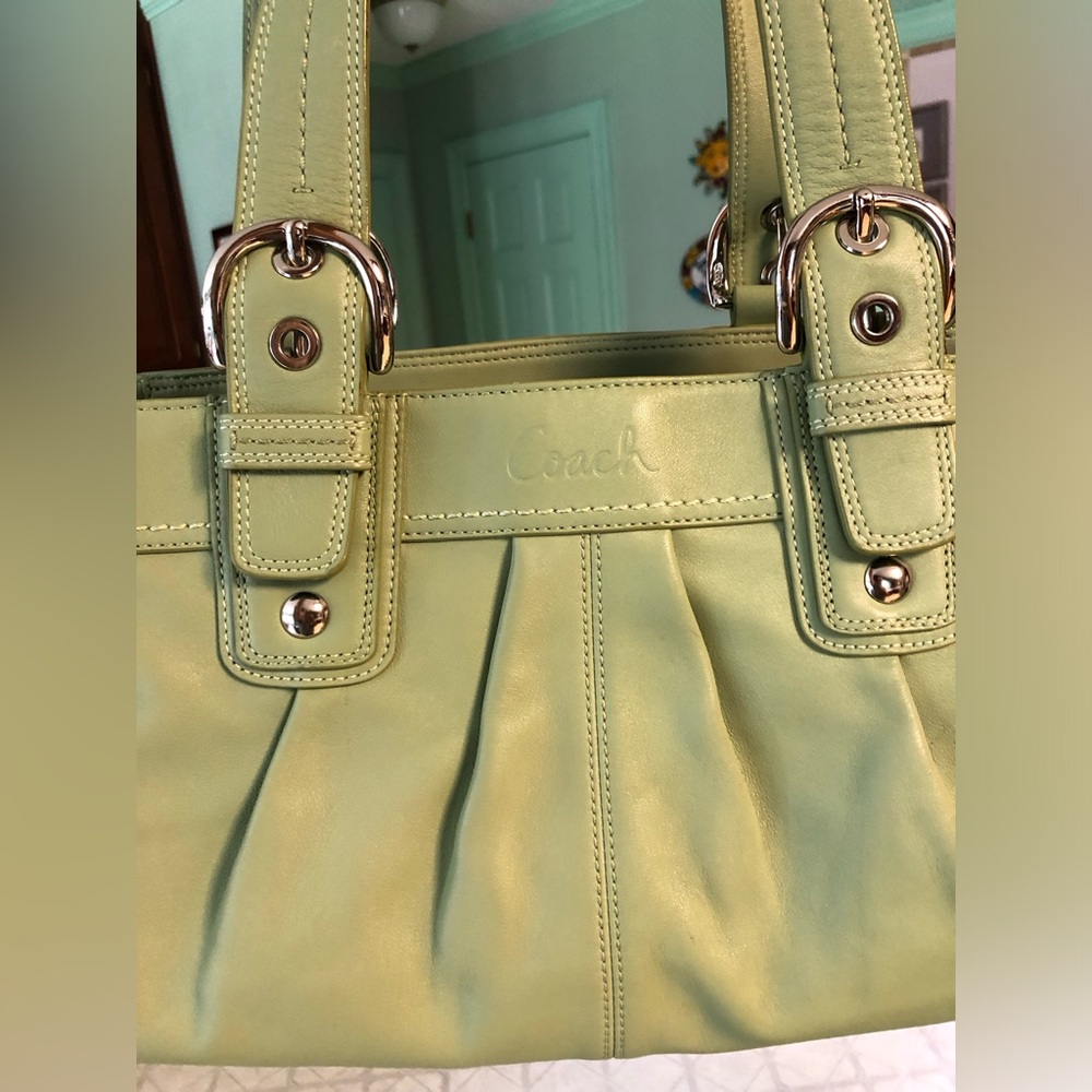 Authentic Coach SOHO handbag F13732